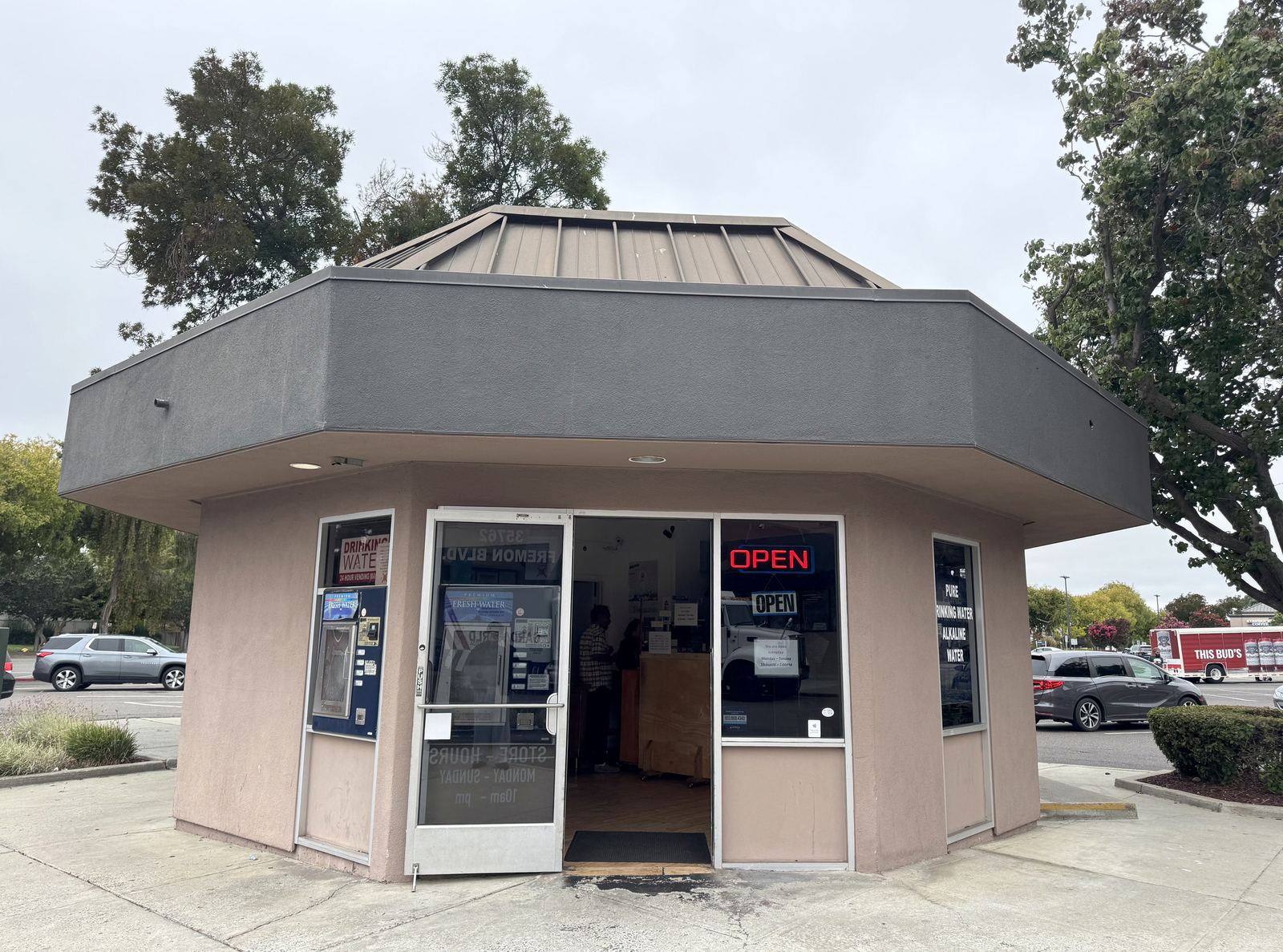 The Le Water Store storefront in North Fremont, at Brookvale Shopping Center