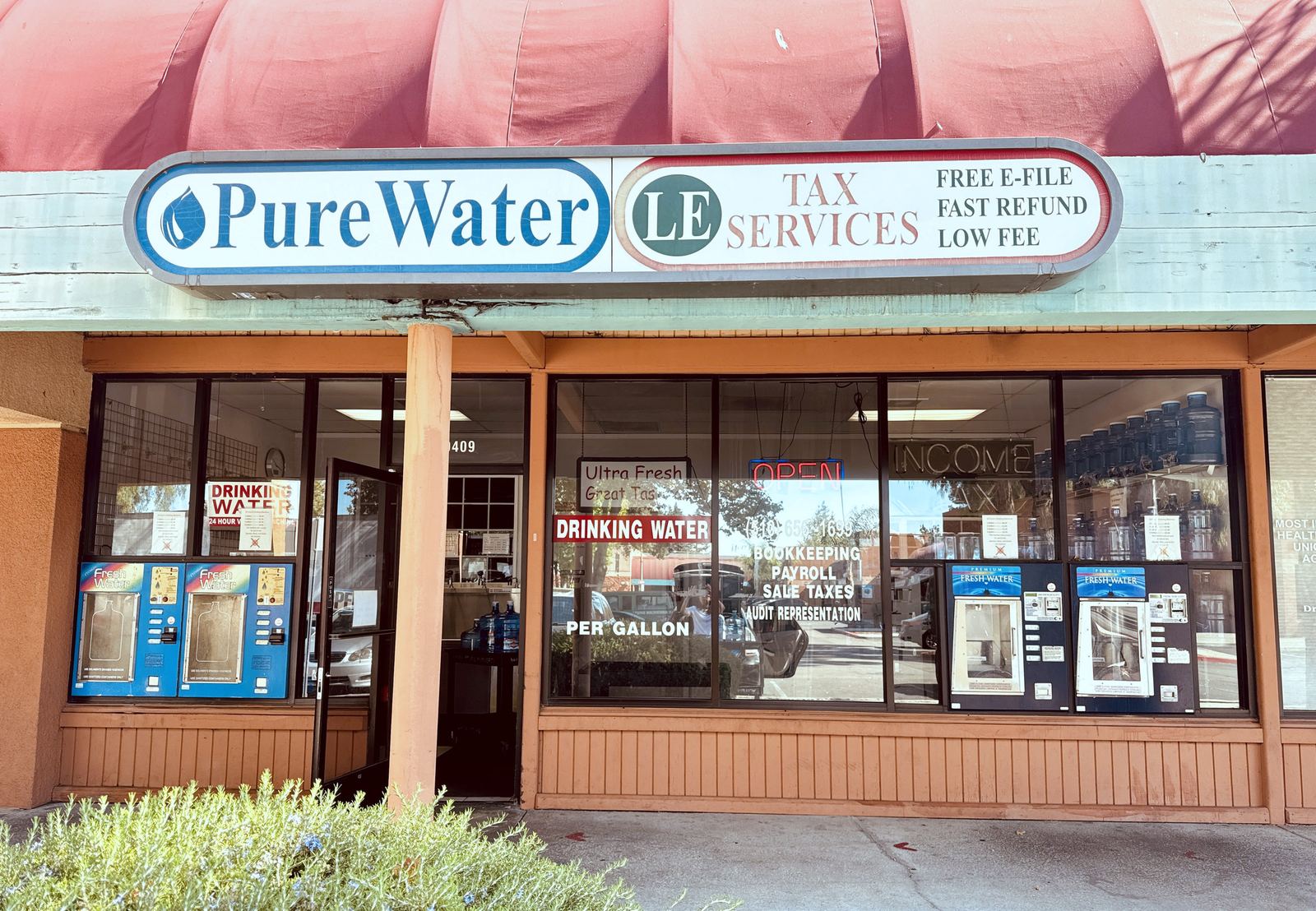 The Le Water Store storefront in Central Fremont, on Fremont Blvd